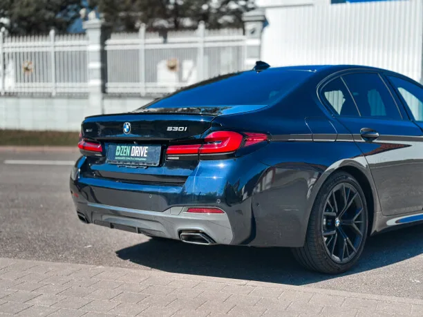 BMW 5 Series 2023 — миниатюра 2