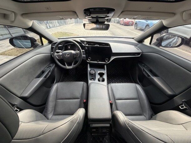 Lexus RZ 2023 — 3