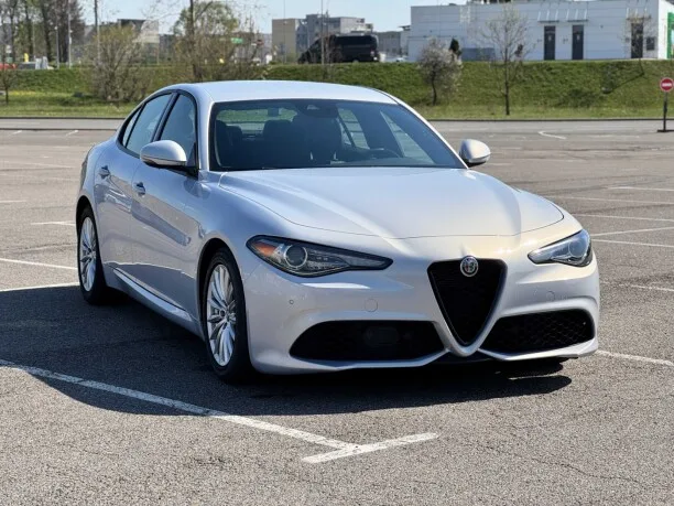 Alfa Romeo Giulia 2022 — миниатюра 4