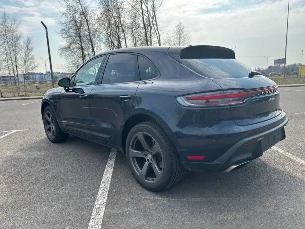 Porsche Macan 2022 — миниатюра 2