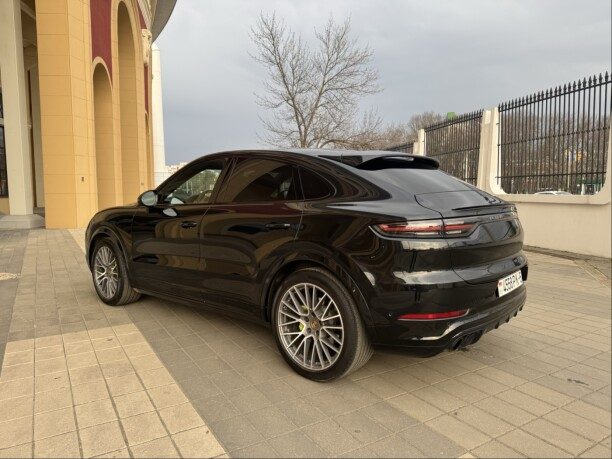 Porsche Cayenne 2022 — 2