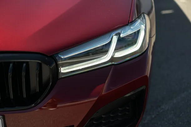 BMW 5 Series 2023 — миниатюра 4