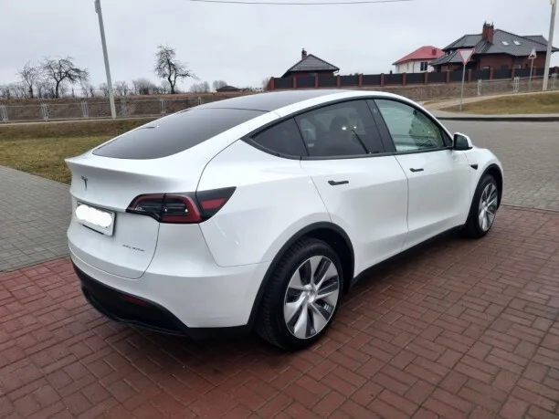 Tesla Model Y 2022 — миниатюра 4