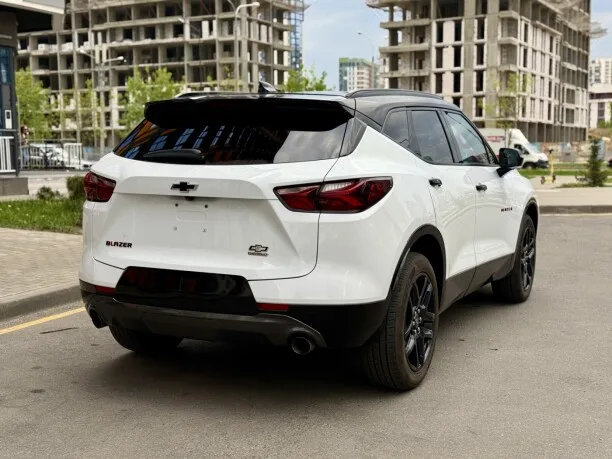 Chevrolet Blazer 2022 — миниатюра 2