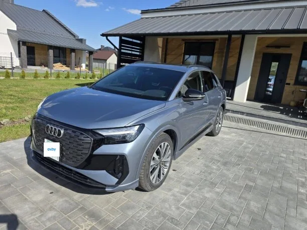 Audi Q4 e-tron 2022 — фото 1, купить с доставкой в Москву