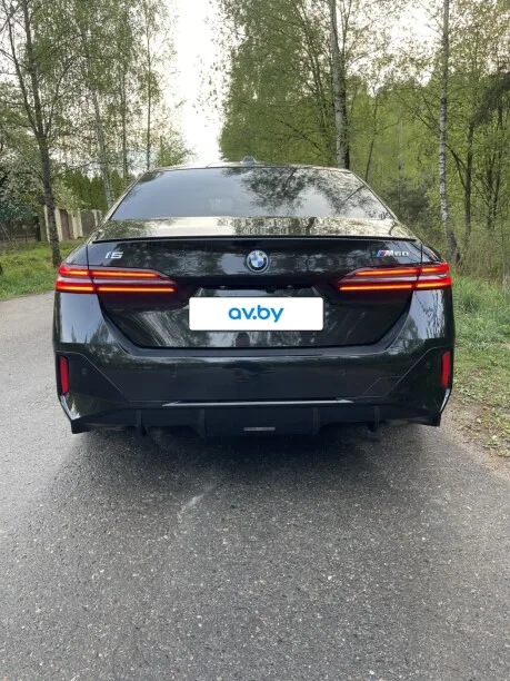 BMW i5 2023 — миниатюра 2
