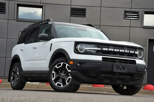 Ford Bronco Sport 2023 — миниатюра 2