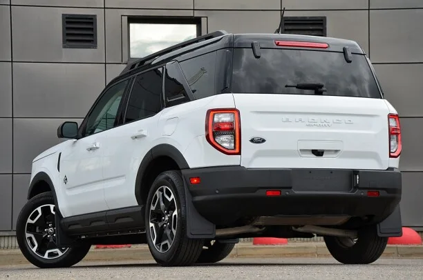 Ford Bronco Sport 2023 — миниатюра 3