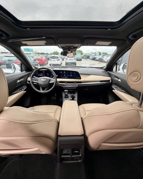 Cadillac XT4 2023 — 3