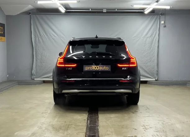Volvo V60 Cross Country 2022 — миниатюра 2