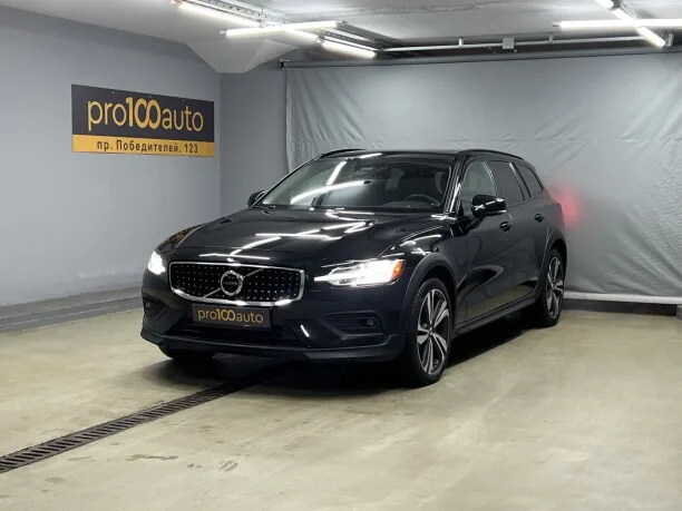 Volvo V60 Cross Country 2022 — фото 1, купить с доставкой в Москву