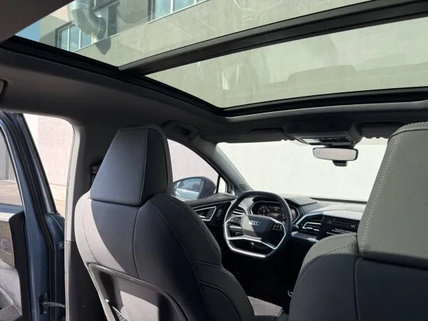 Audi Q4 e-tron 2023 — миниатюра 3