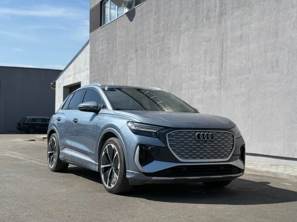 Audi Q4 e-tron 2023 — фото 1, купить с доставкой в Москву