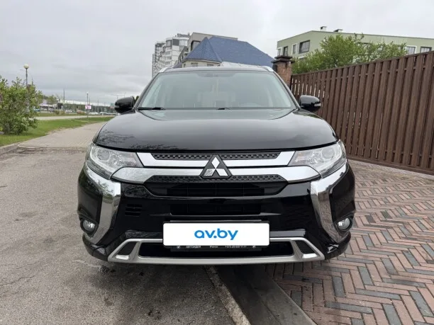 Mitsubishi Outlander 2022 — миниатюра 2