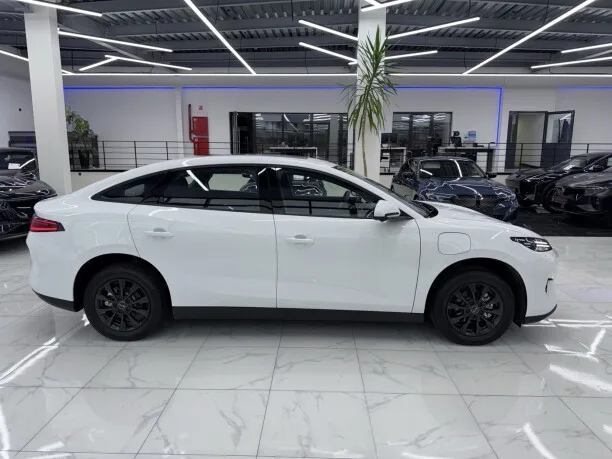 BYD e7 2025 — миниатюра 2