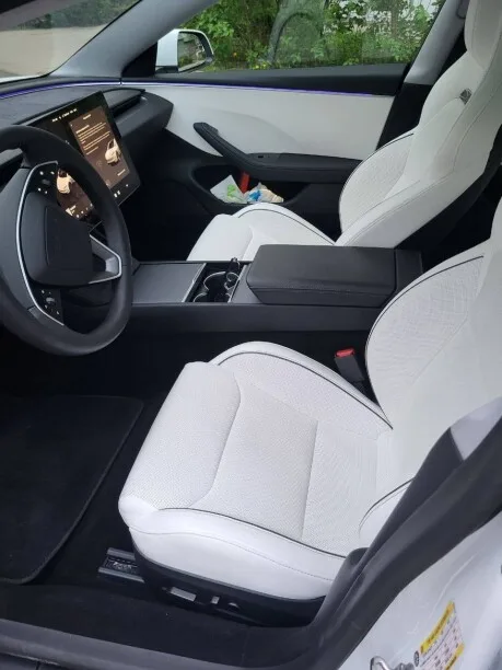 Tesla Model 3 2024 — миниатюра 2