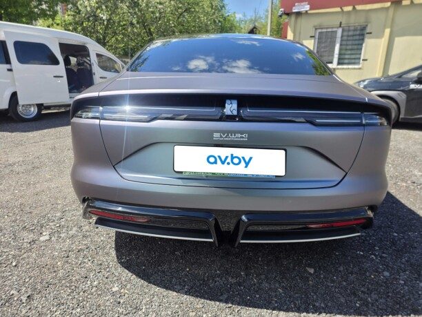 BYD Yangwang U7 2025 — 2