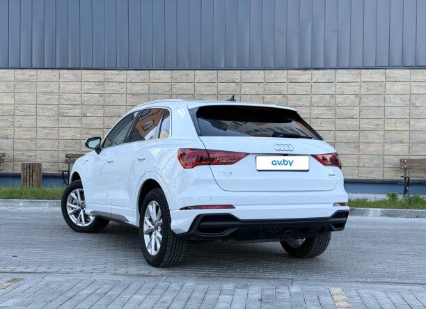 Audi Q3 2023 — 2