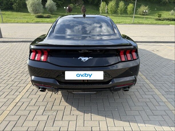 Ford Mustang 2024 — 2