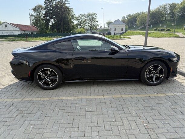 Ford Mustang 2024 — 4
