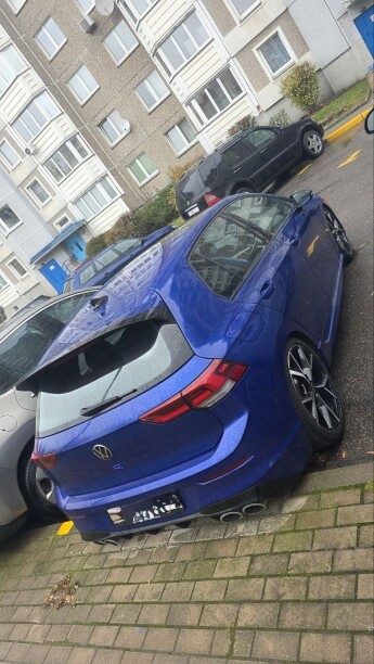 Volkswagen Golf R 2023 — 2