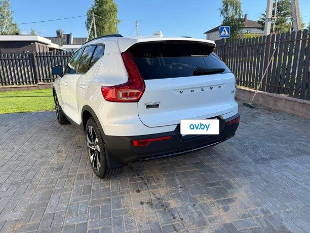 Volvo XC40 2024 — 4