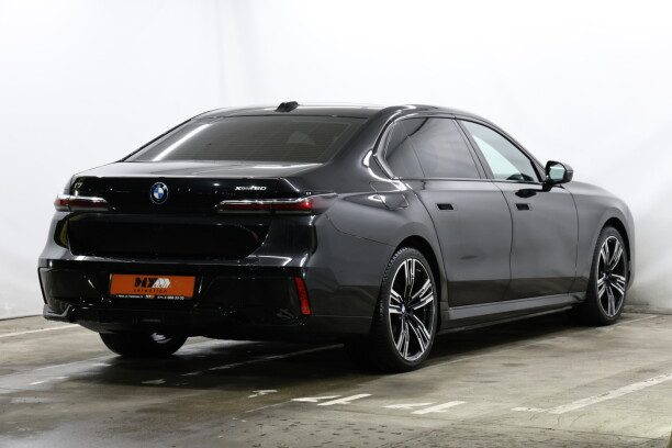 BMW i7 2023 — 4