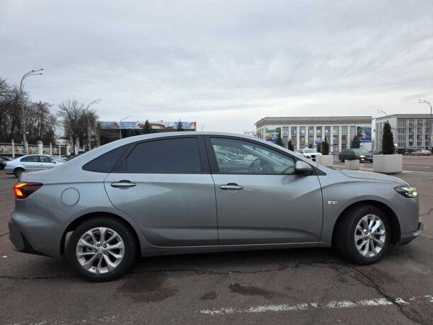 Chevrolet Monza 2024 — 2