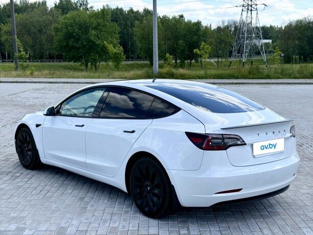 Tesla Model 3 2022 — 3