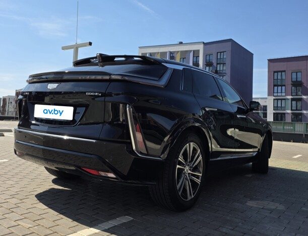 Cadillac Lyriq 2024 — 2