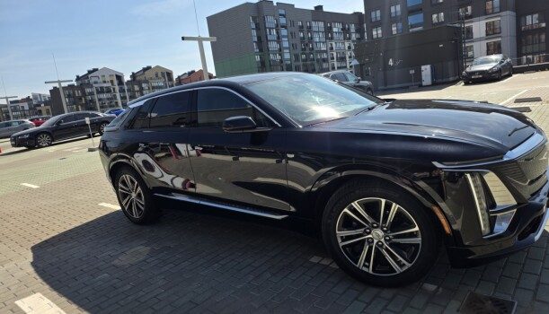 Cadillac Lyriq 2024 — 4