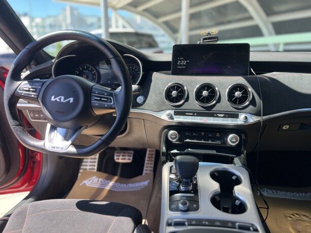 Kia Stinger 2022 — 3