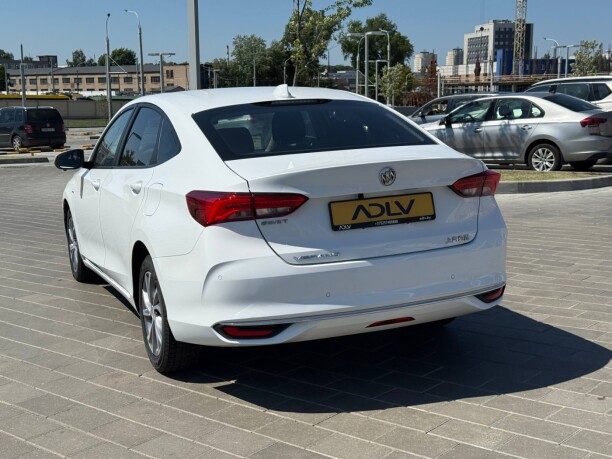 Buick Verano 2022 — 2