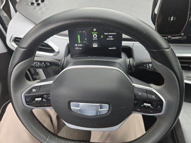 Geely Geometry C 2022 — 4