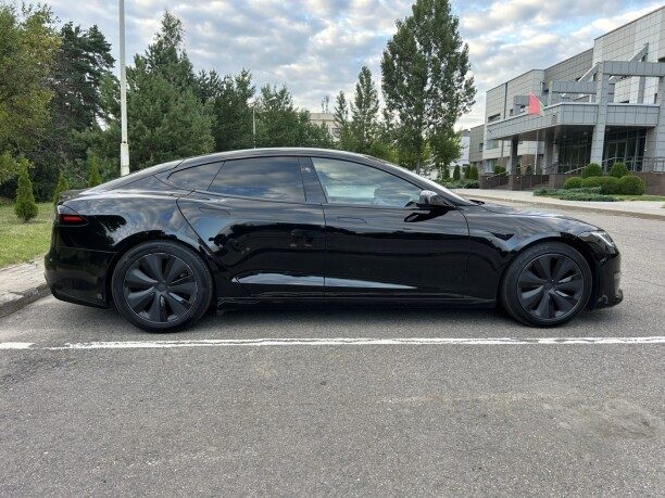 Tesla Model S 2022 — 5