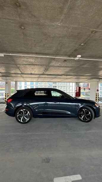 Audi Q8 e-tron 2024 — 2