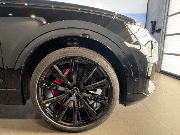 Audi SQ8 2025 — 2