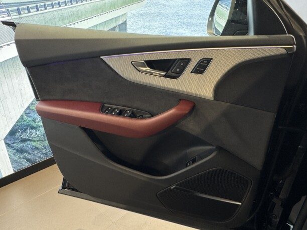 Audi SQ8 2025 — 5