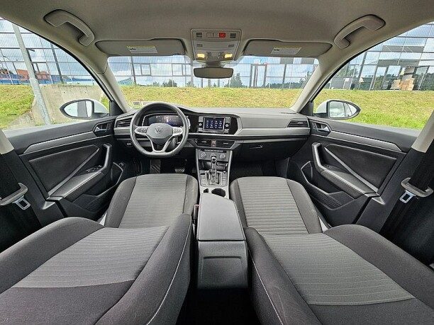Volkswagen Jetta 2024 — 3