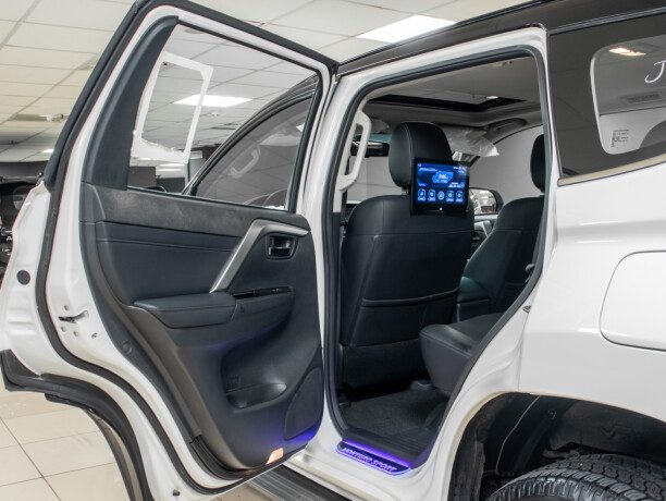 Mitsubishi Montero Sport 2023 — 5