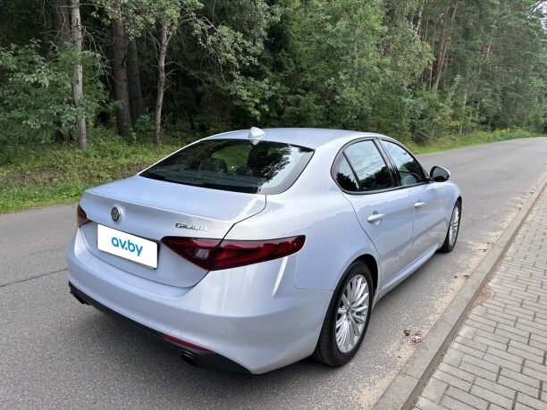 Alfa Romeo Giulia 2022 — 2