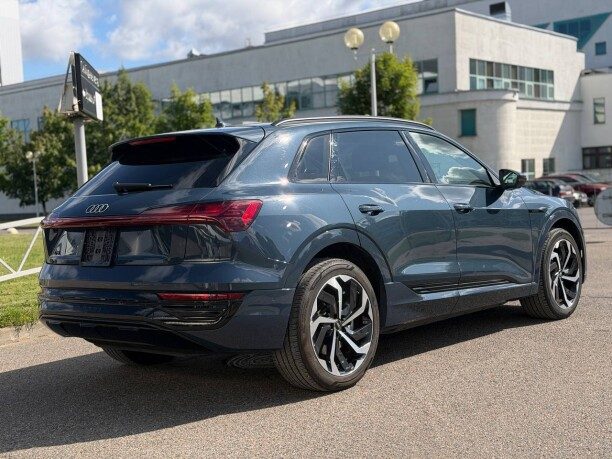 Audi Q8 e-tron 2024 — 4