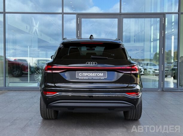 Audi Q6 e-tron 2024 — 2