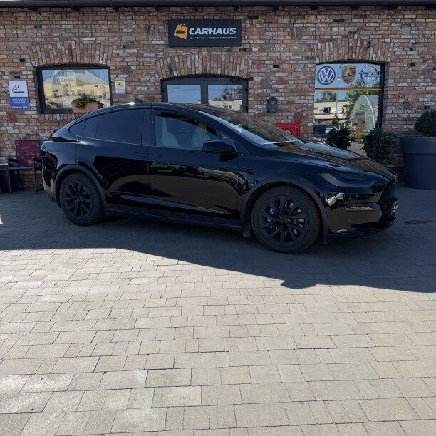 Tesla Model X 2022