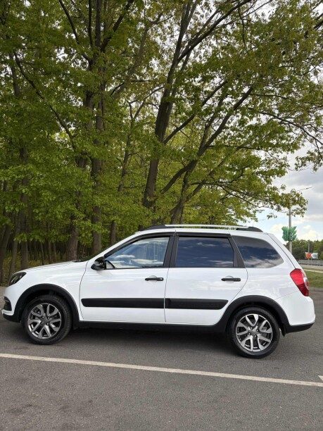 Lada Granta 2023 — 2