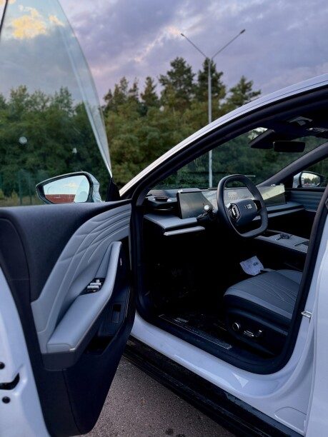 Geely Galaxy E8 2024 — 3