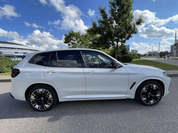BMW iX3 2024 — 3