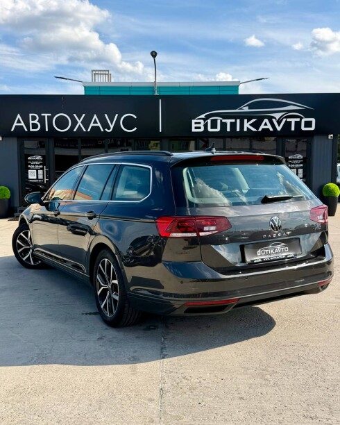 Volkswagen Passat 2022 — 4
