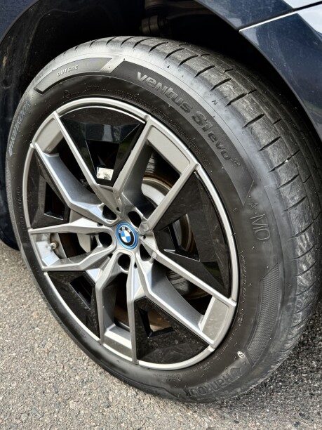 BMW i5 2024 — 2