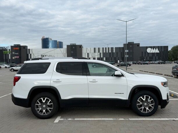 GMC Acadia 2023 — 2